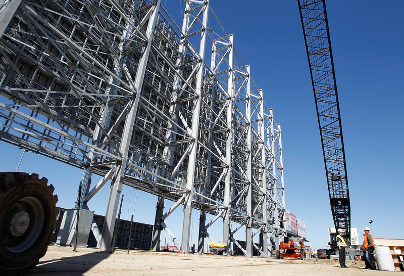 Illustration for article titled World's Largest HDTV Opens At Texas Motor Speedway, Could Fit 9 Alamos
